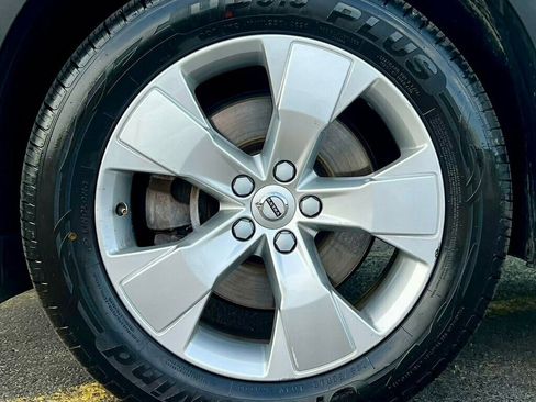 Used 2021 Volvo XC40 T4 Momentum FWD image 29