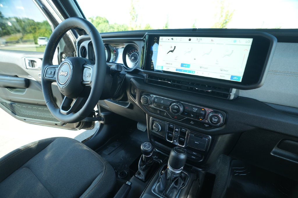 Used 2024 Jeep Gladiator Sport AWD/4WD image 37