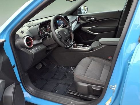 Used 2024 Chevrolet Trax RS w/ Driver Confidence Package FWD image 11