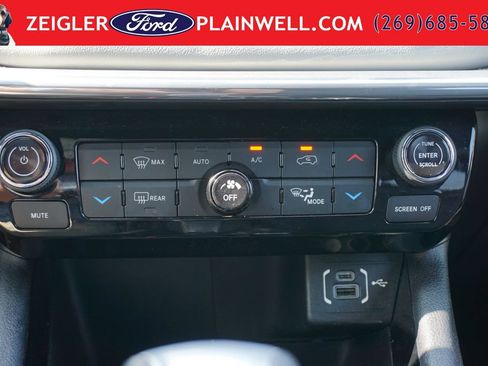 Used 2023 Jeep Compass Limited w/ Sun and Sound Group AWD/4WD image 22