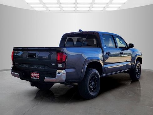 Used 2021 Toyota Tacoma SR5 RWD image 5