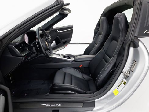 Used 2022 Porsche 911 Targa 4S image 16
