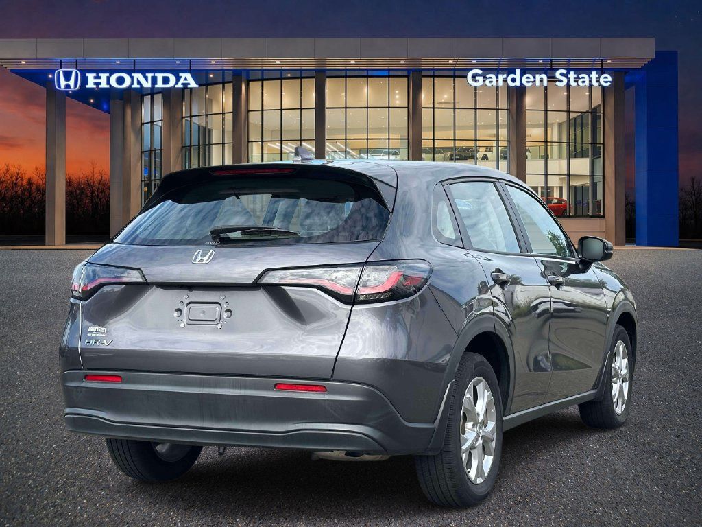 Certified 2024 Honda HR-V LX image 3