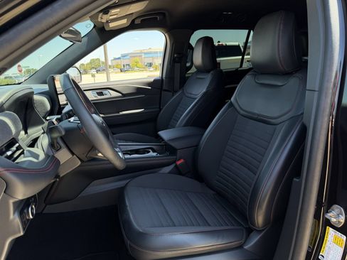 Certified 2025 Ford Explorer ST-Line RWD image 25
