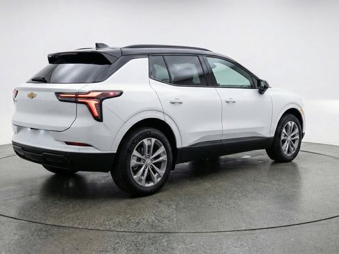 Used 2025 Chevrolet Equinox LT AWD/4WD image 9