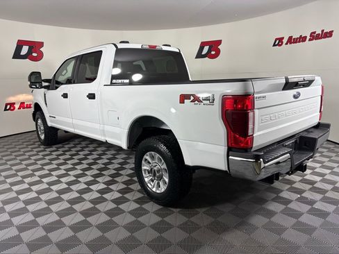Used 2022 Ford F250 XLT w/ FX4 Off-Road Package image 4
