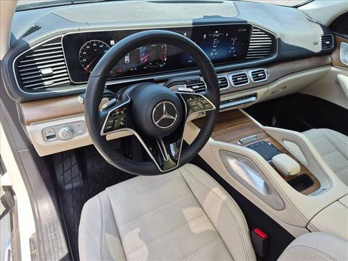 Used 2025 Mercedes-Benz GLE 450 4MATIC Coupe image 10