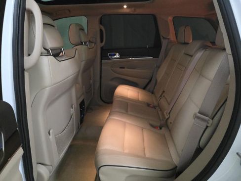 Used 2016 Jeep Grand Cherokee Overland RWD image 11