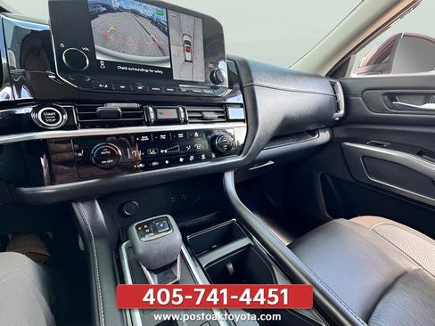 Used 2022 Nissan Pathfinder SL AWD/4WD image 9