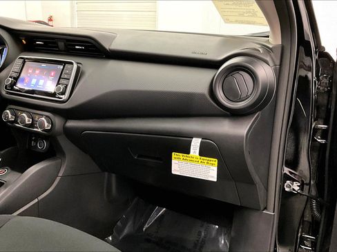 New 2025 Nissan Kicks Play S FWD image 32