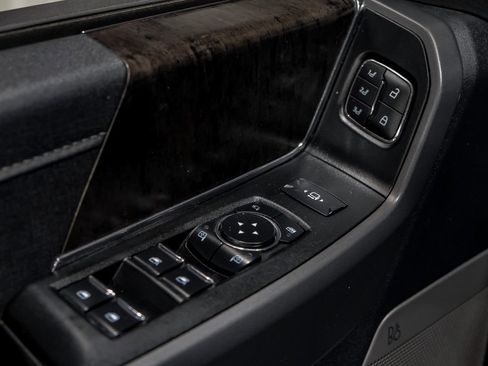 Used 2024 Ford F250 Lariat w/ Lariat Ultimate Package AWD/4WD image 45