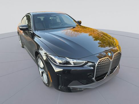 New 2026 BMW i4 eDrive40 w/ Premium Package RWD image 3