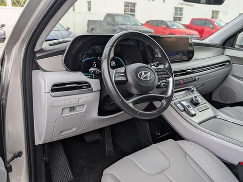 Used 2024 Hyundai Palisade SEL FWD image 4
