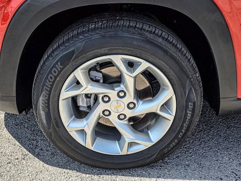 Used 2024 Chevrolet Trax LS w/ LS Convenience Package image 7