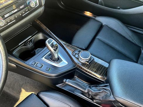 Used 2016 BMW M235i Coupe image 13