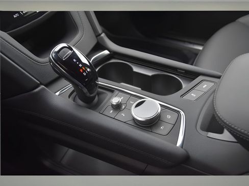 Used 2026 Cadillac XT5 Luxury w/ LPO, Floor Liner Package FWD image 34
