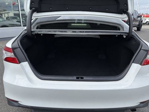 Used 2018 Toyota Camry LE image 26