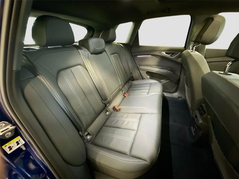 Certified 2023 Audi Q4 e-tron Premium Plus w/ Premium Plus RWD image 28