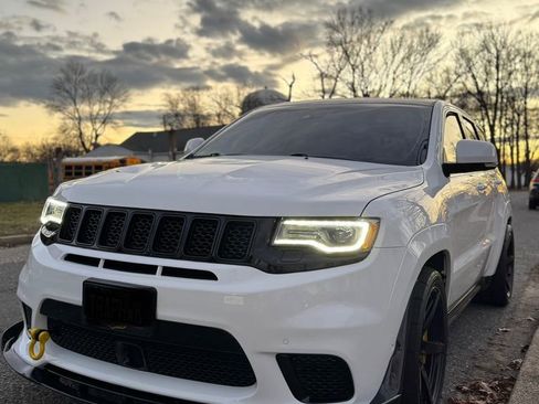 Used 2018 Jeep Grand Cherokee Trackhawk image 3