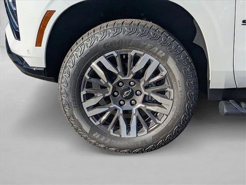 New 2026 Chevrolet Suburban Z71 w/ Z71 Off-Road Package image 10