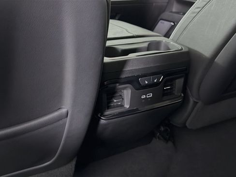 Used 2024 GMC Sierra 2500 AT4X AWD/4WD image 30