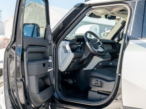 New 2024 Land Rover Defender 110 S image 10