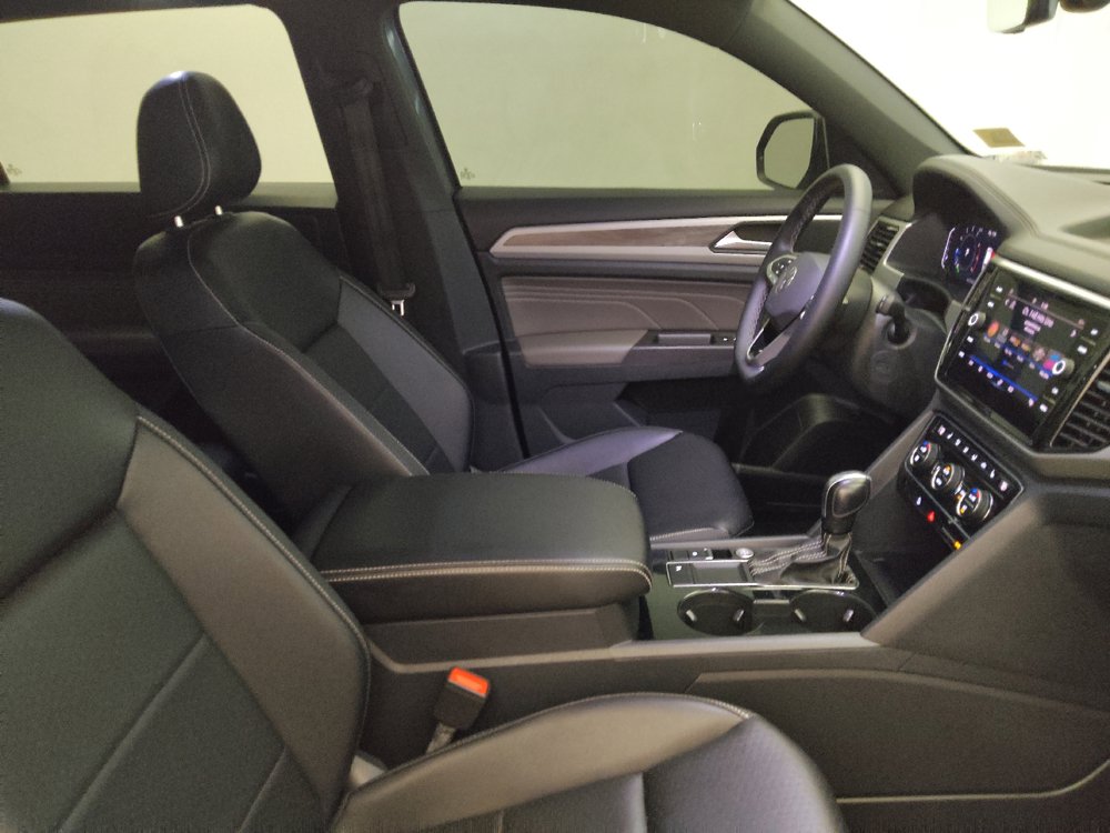 Used 2022 Volkswagen Atlas Cross Sport SE FWD image 21