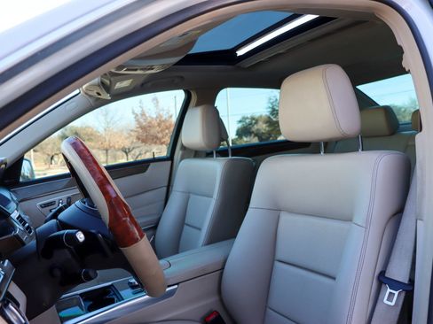 Used 2014 Mercedes-Benz E 350 Sedan image 15