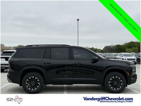 New 2026 Chevrolet Traverse Z71 w/ Enhanced Driving Package AWD/4WD image 3