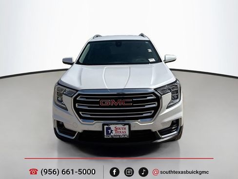 Used 2022 GMC Terrain SLT w/ Infotainment Package II FWD image 2