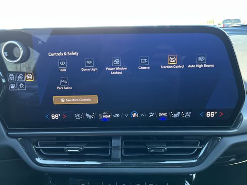 Used 2025 Chevrolet Equinox EV RS image 26