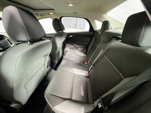 Used 2014 Ford Focus SE w/ SE Winter Package image 28