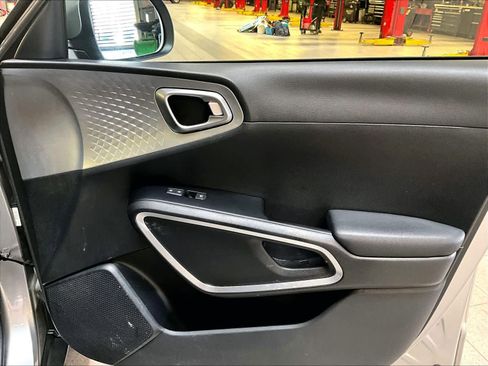 Used 2024 Kia Soul LX w/ Option Group 015 image 12