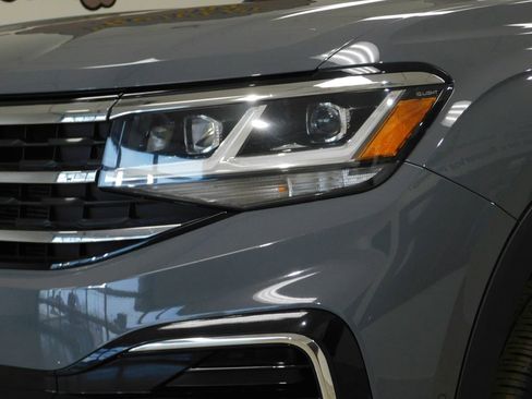 Used 2020 Volkswagen Atlas Cross Sport SEL Premium R-Line image 17