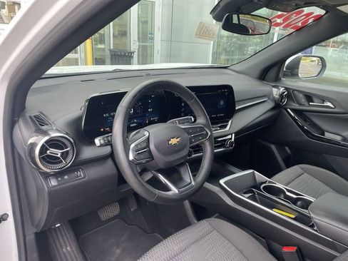 Used 2025 Chevrolet Equinox LT FWD image 18