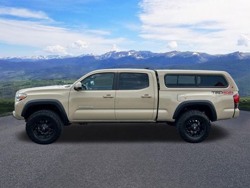Used 2018 Toyota Tacoma TRD Off-Road w/ TRD Premium Off Road Package image 2