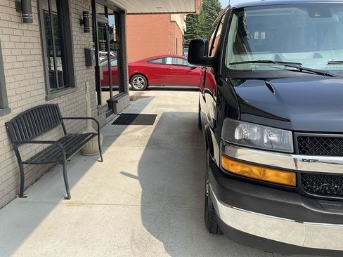 Used 2021 Chevrolet Express 3500 LT w/ LT Preferred Equipment Group RWD image 6
