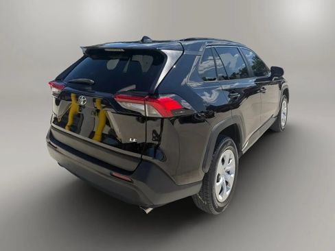 Used 2021 Toyota RAV4 LE FWD image 7