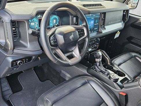 New 2025 Ford Bronco Badlands AWD/4WD image 3