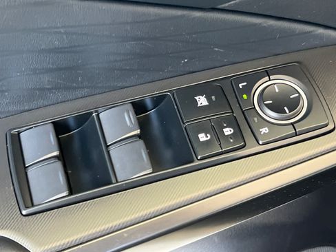 Used 2024 Lexus IS 350 F Sport RWD image 13