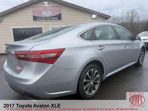 Used 2017 Toyota Avalon XLE image 3