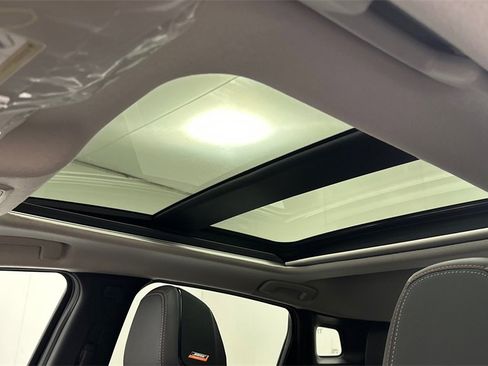 New 2025 Nissan Kicks SR w/ SR Premium Package image 17