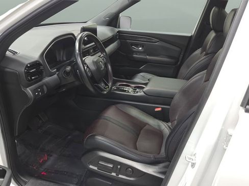 Used 2023 Honda Pilot Elite image 9