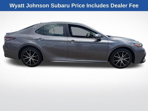 Used 2023 Toyota Camry SE FWD image 9