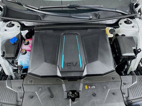 Used 2024 Hyundai Ioniq 5 SEL image 32