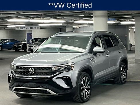 Used 2022 Volkswagen Taos SE image 3