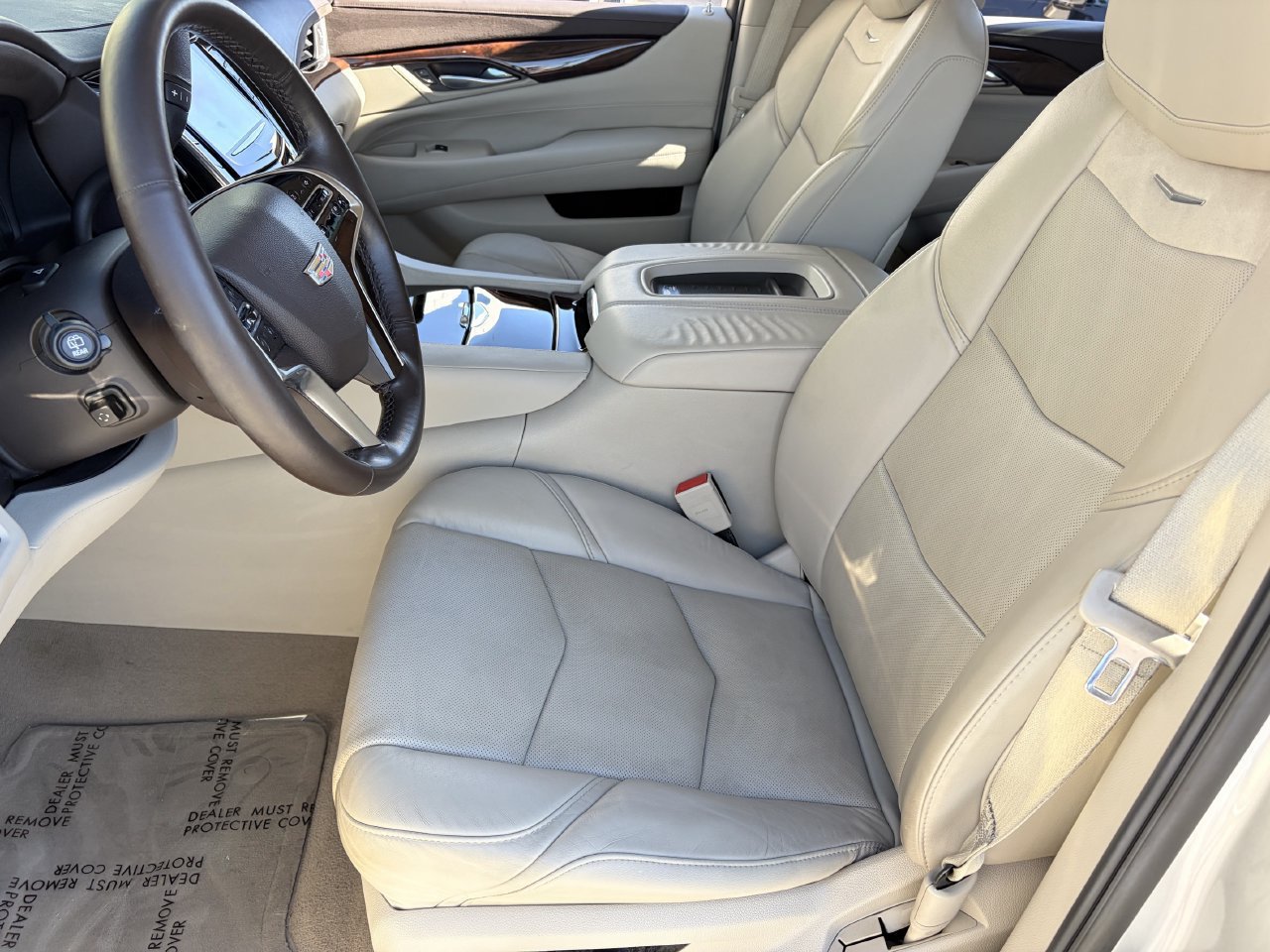 Used 2015 Cadillac Escalade Luxury RWD image 19