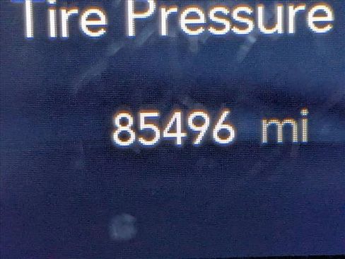 Used 2024 Chrysler Pacifica Touring-L image 11