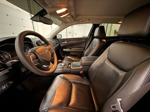 Used 2023 Chrysler 300 Touring L w/ Popular Equipment Group RWD image 16