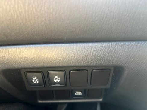 Used 2016 Nissan Pathfinder SV w/ SV Cold Weather Package FWD image 22